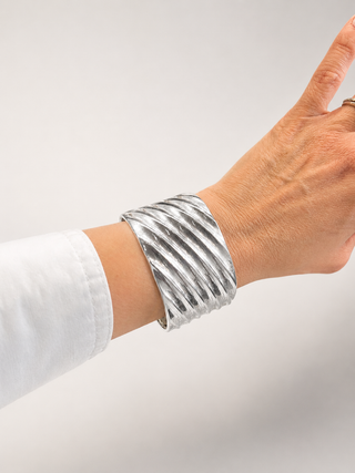 35mm Slash Line Textured Cuff